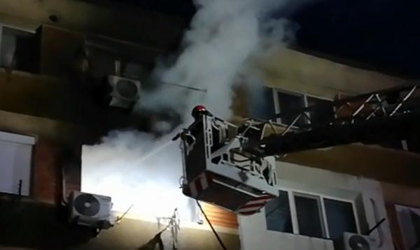 Explozie la un bloc din Galați! 100 de oameni au fost evacuați din apartamente (Video)
