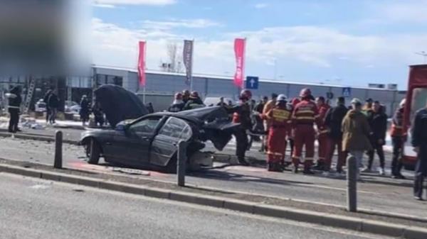 Accident grav pe DN1, în Corbeanca. O maşină a fost ruptă în două