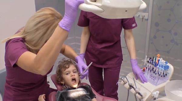 Ghid pentru părinții care își duc copiii la stomatolog