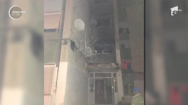 11 oameni spitalizați după incendiul la un bloc din Târnăveni