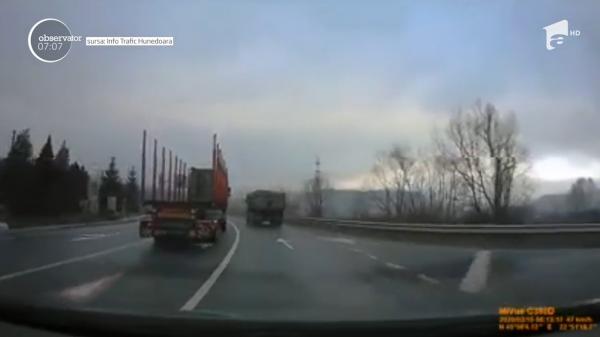 Șofer de camion, pericol în trafic pe o șosea din Hunedoara (Video)