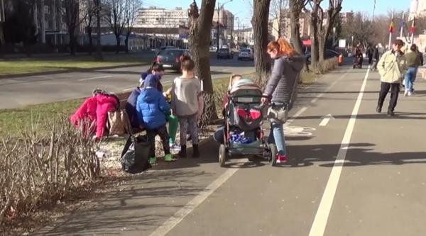 Răsfăț sub soare, în plină iarnă, la Reșița. Vremea bună a umplut parcurile