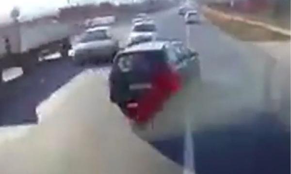 Tragedie evitată în ultimul moment, pe drumul dinspre Târgu Frumos spre Iași (Video)