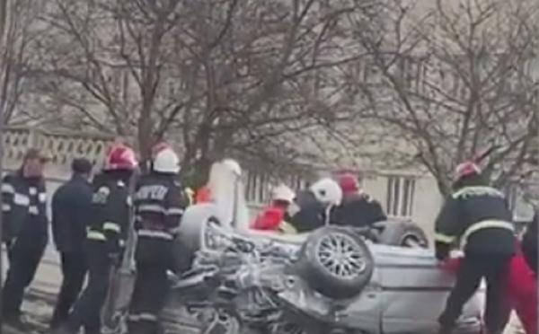 Accident mortal lângă Unitatea Militară din Bârlad. Doi tineri și-au pierdut viața