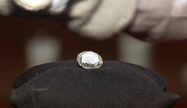 Cel mai mare diamant din România, scos la vânzare cu o sumă amețitoare