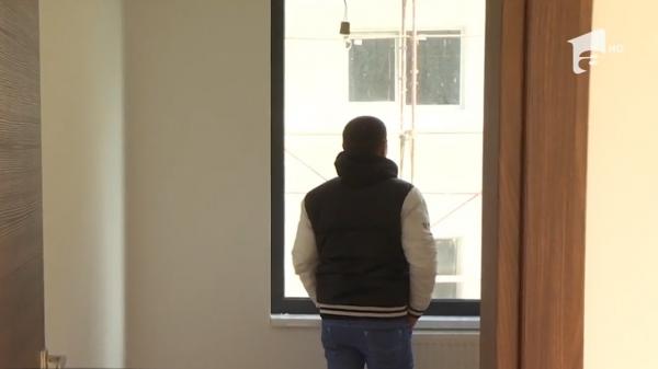 Românii trăiesc în locuințe mici și aglomerate