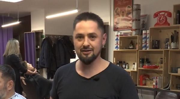 Un frizer din Suceava a tuns 36 de ore fără întrerupere pentru a-și ajuta sora mai mică