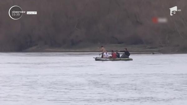 Mii de imigranți forțează intrarea în UE de la granița dintre Turcia și Grecia