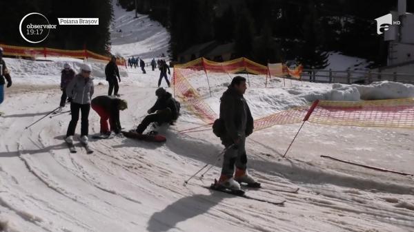La munte, turiștii sărbătoresc 8 martie pe pârtii
