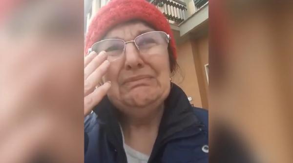 O româncă din Italia susține că a rămas pe străzi, după ce bătrâna pe care o îngrijea a murit