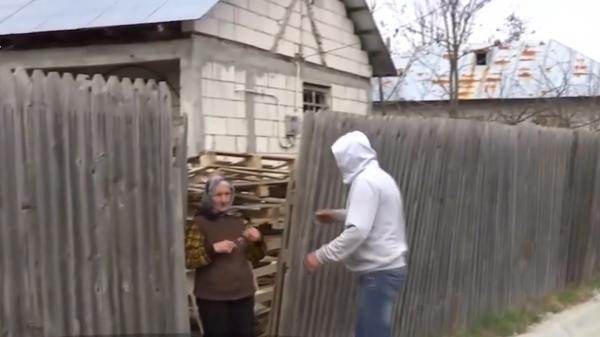 Comuna din Dolj unde cei întorși din Italia se plimbă în voie, iar autoritățile își pasează vina