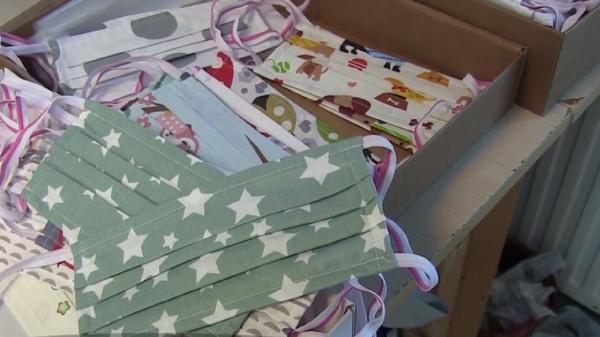 Măşti şi combinezoane de protecţie, produse în mai multe fabrici din România