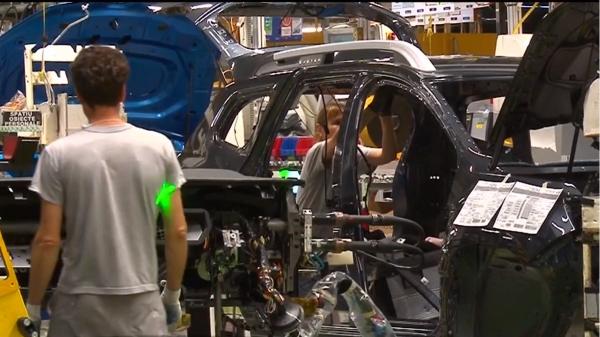 Mii de angajați din industria auto, trimiși în șomaj tehnic