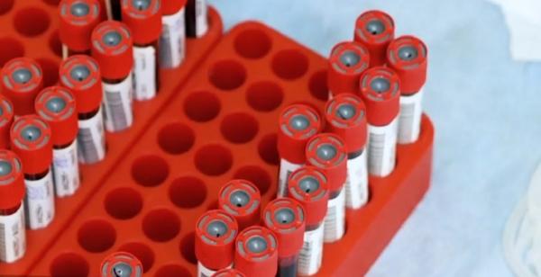 Românii care se întorc în țară, testați de coronavirus doar dacă au simptome