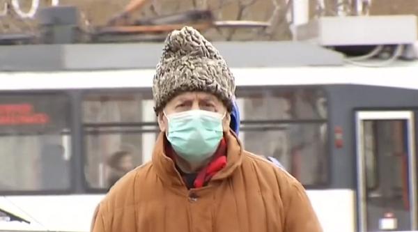 Batrânii au continuat să iasă din case, debusolați de mesajele autorităților