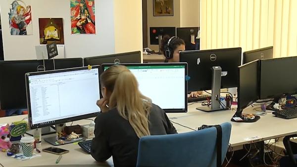 Comenzile online sunt în creștere, dar la fel și prețurile