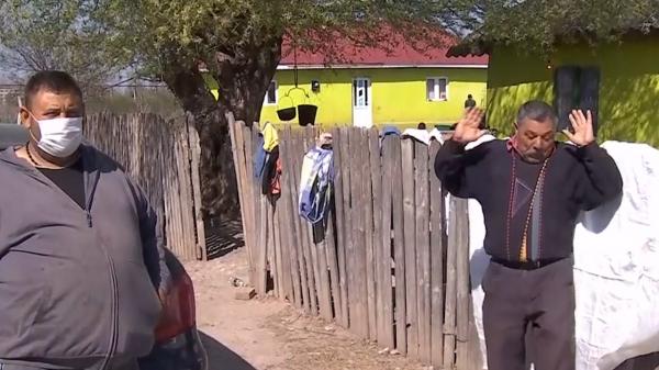 La Țăndărei, unii localnici nu respectă izolarea nici cu armata: ”Lăsați-ne cu corona voastră”