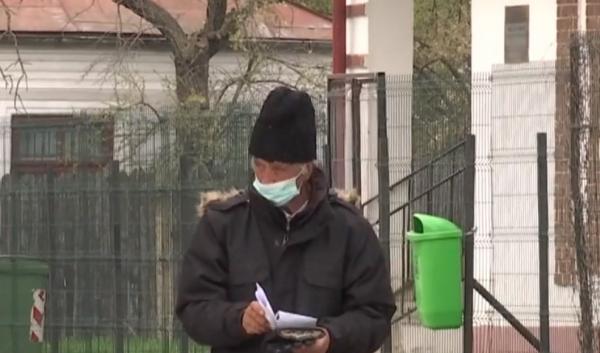Pentru oamenii de la sate izolarea nu este chiar aşa greu de suportat. Au tot timpul treabă prin casă sau grădină