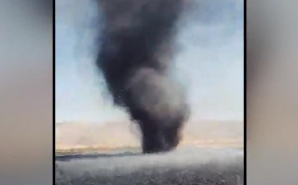 Vârtej de fum în Vaslui, după un incendiu de vegetație