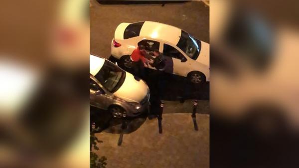 Reacția Poliției din București, după ce un polițist a fost filmat în timp ce bătea un bărbat