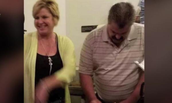 Soţia unui primar din SUA, arestată după ce a petrecut într-un bar