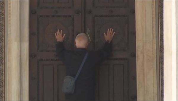 Paștele ortodox, sărbătorit cu bisericile închise în majoritatea statelor europene