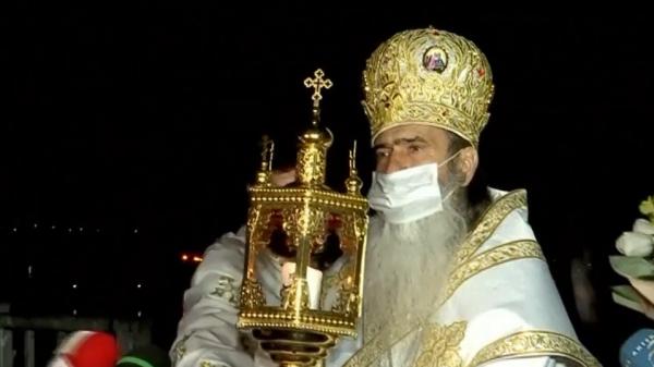 Preoţii şi voluntarii au dus lumina de la Ierusalim în toată ţara
