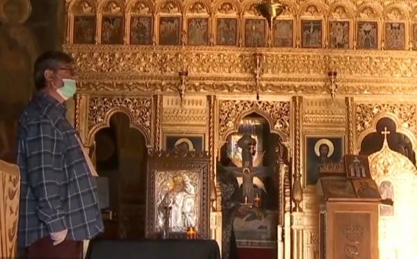 Preoţii au mers în pelerinaj cu icoana prin Brașov