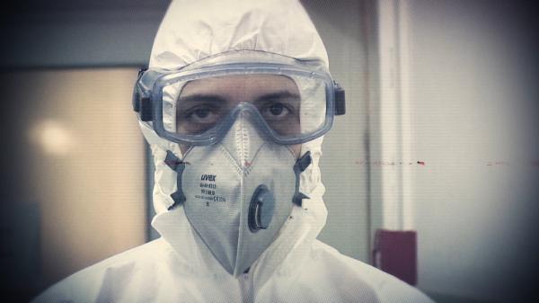 România a cumpărat izolete şi termoscannere din străinătate, dar producătorii autohtoni acuză că sunt refuzaţi