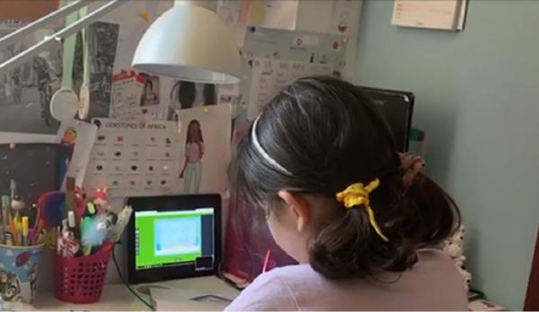 Proiectul "Școala online", contestat de profesori, părinți și elevi