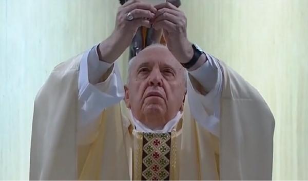 Papa Francisc a donat ventilatoare și materiale de protecție pentru spitalul din Suceava