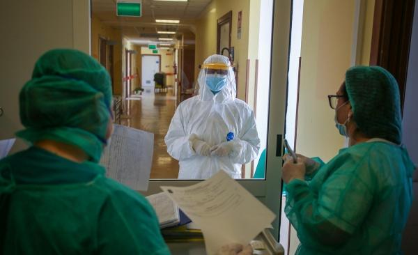 Care sunt cele nouă simptome noi ale coronavirusului