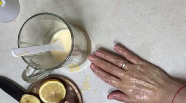 Tratamente simple pentru pielea uscată de dezinfectanți