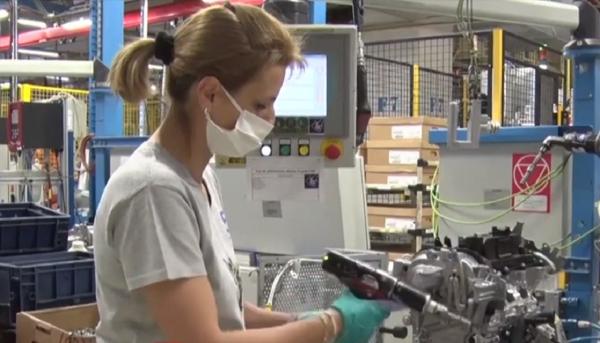 Uzinele Dacia și Ford și-au reluat activitatea