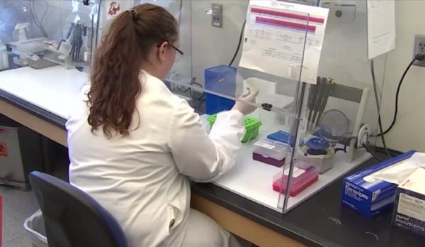 Viitoare mame, obligate să îşi facă un test de coronavirus contra-cost, la maternitatea din Iaşi