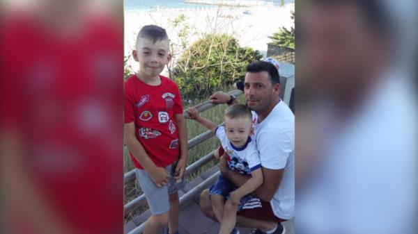 Cum se vede pandemia prin ochii copiilor care îşi ştiu părinţii în prima linie