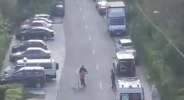 Femeie luată de acasă cu trupele speciale, după ce s-a lăudat că a scăpat de carantinare