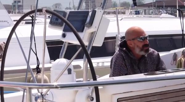 Un fost sportiv şi-a vândut apartamentul şi banii i-a investit într-un velier