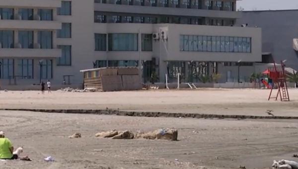 Litoralul, accesibil momentan doar pentru riverani