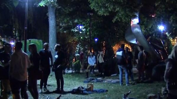 Localul din Herăstrău unde s-au strâns zeci de tineri, sâmbătă seară, s-a ales cu activitatea suspendată