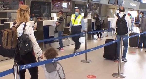 TAROM a reluat zborurile interne, după aproape două luni