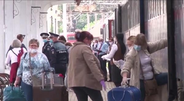 Cursele între România şi Austria, care duc şi aduc muncitori români sezonieri, nu s-au oprit
