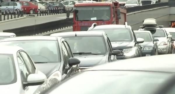 Traficul din București a crescut cu 20%, la intrarea în starea de alertă