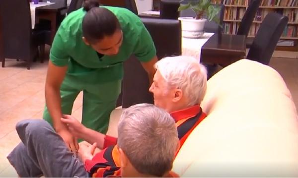 Bătrânii de la Centrul de vârstnici din Călărași, îngrijiți de nepalezi (Video)