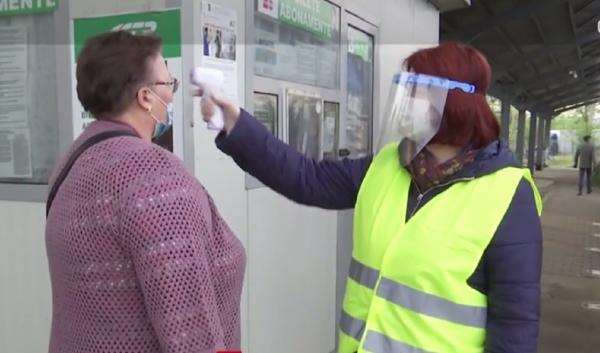 Călătorii cu febră sau fără mască de protecţie nu pot călători cu transprotul public, în Iaşi