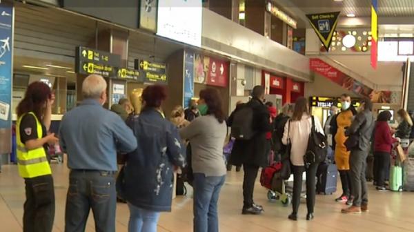 Români captivi în Spania, aduși în țară cu două avioane: "Am zis că nu mai ajung acasă"