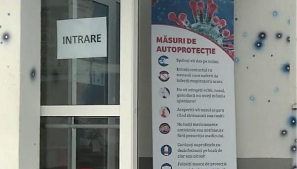 Peste 300.000 de elevi așteptați să se întoarcă la ore, de săptămâna viitoare, dar măștile de protecție lipsesc din școli