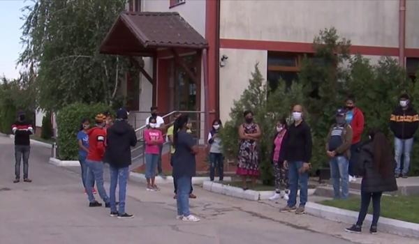 Abandonați în Botoșani, muncitorii din Sri Lanka au fost angajați la o firmă din Cluj