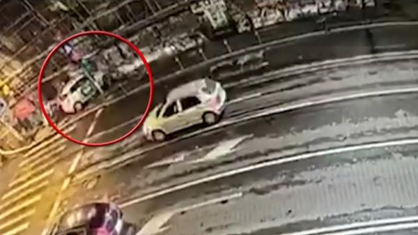 Șoferul ”suveran” care a plecat cu un polițist agățat de mașină a fost reținut pentru 24 de ore