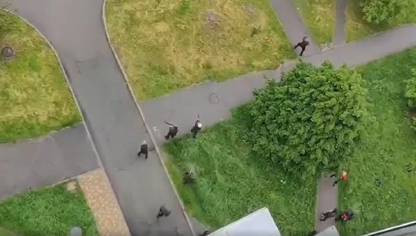 Două clanuri mafiote din Ucraina s-au înfruntat într-un cartier de blocuri din Kiev